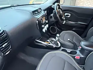 Used 2016 Kia Soul Urban White - Interior and Exterior details 8