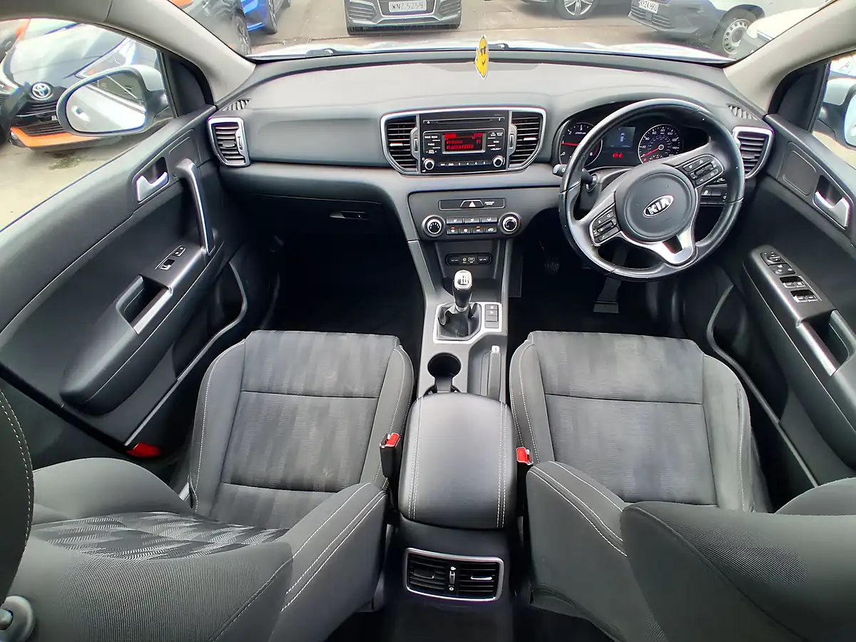 Used 2016 Kia Sportage 1 Silver - Interior and Exterior details 9