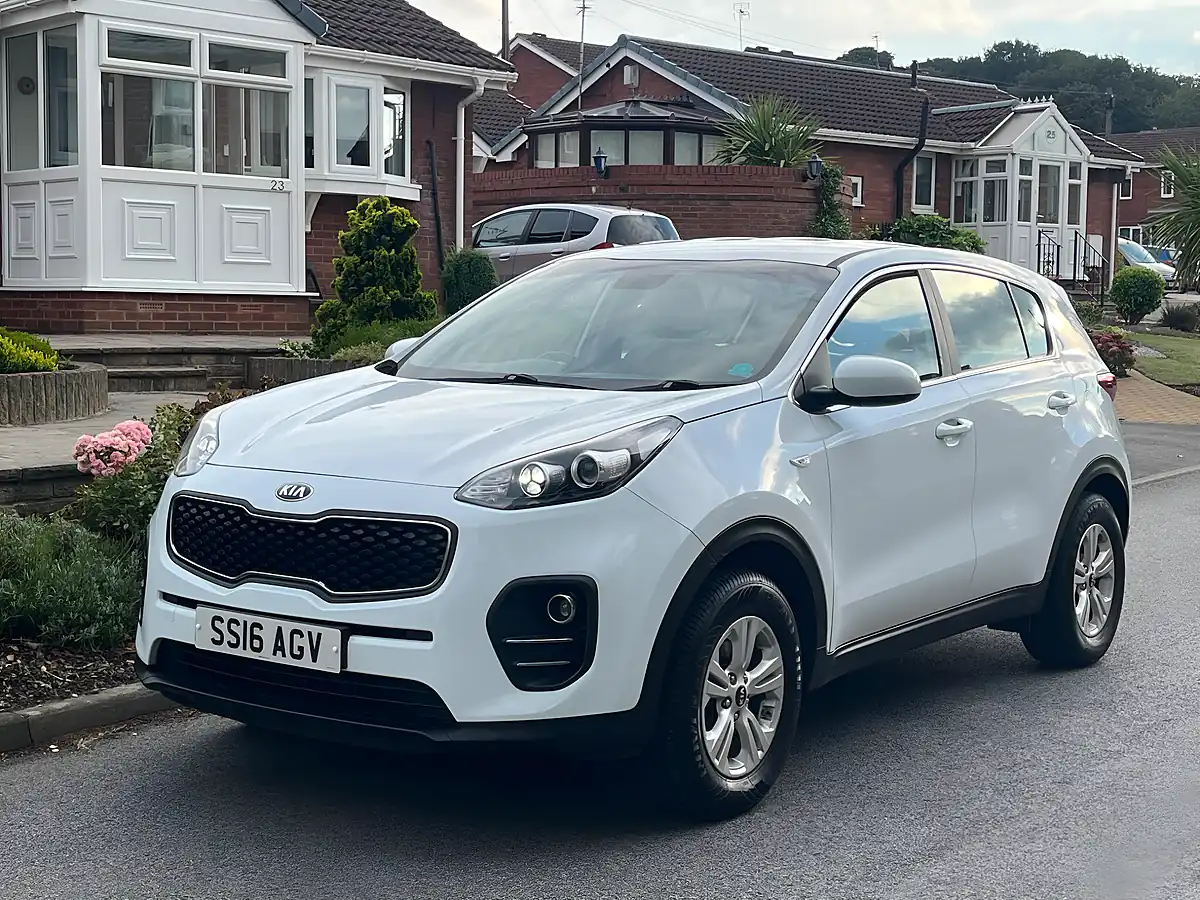 Used 2016 Kia Sportage 1 White - Front View
