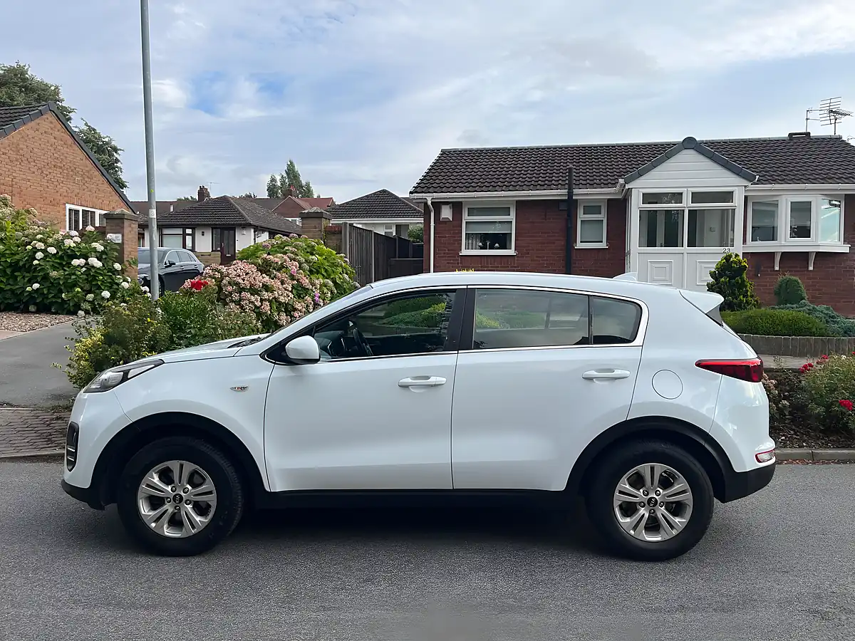 Used 2016 Kia Sportage 1 White - Interior and Exterior details 3