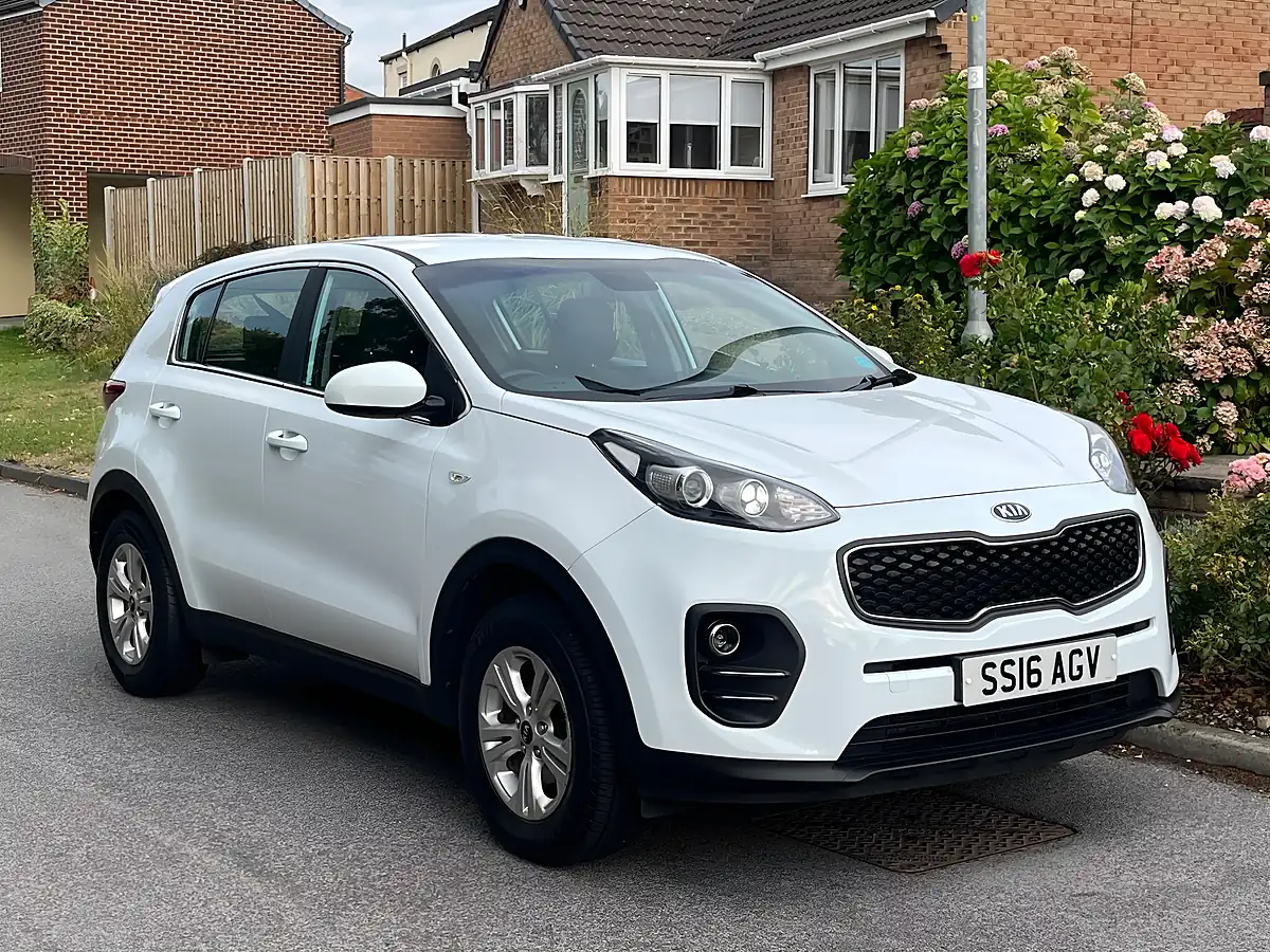 Used 2016 Kia Sportage 1 White - Interior and Exterior details 9