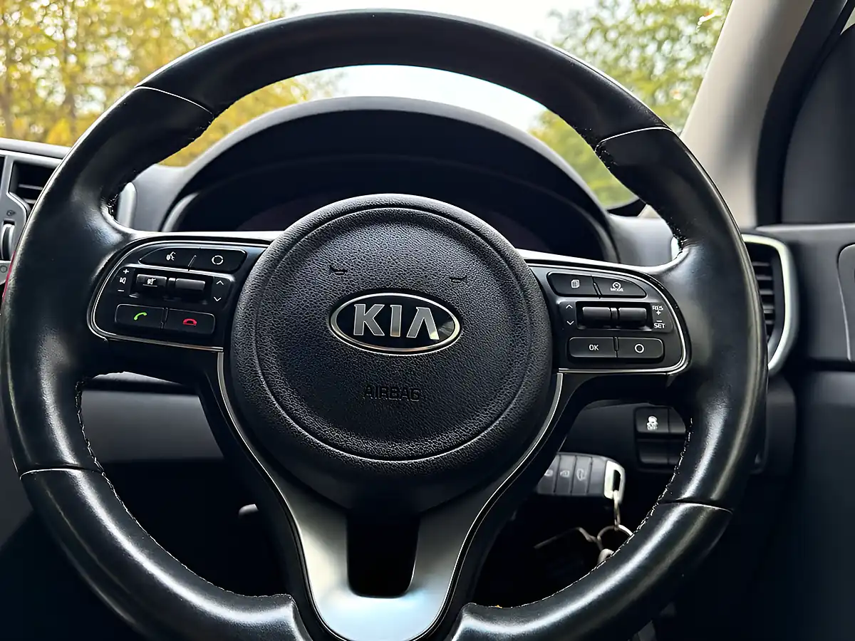Used 2016 Kia Sportage 1 White - Interior and Exterior details 18