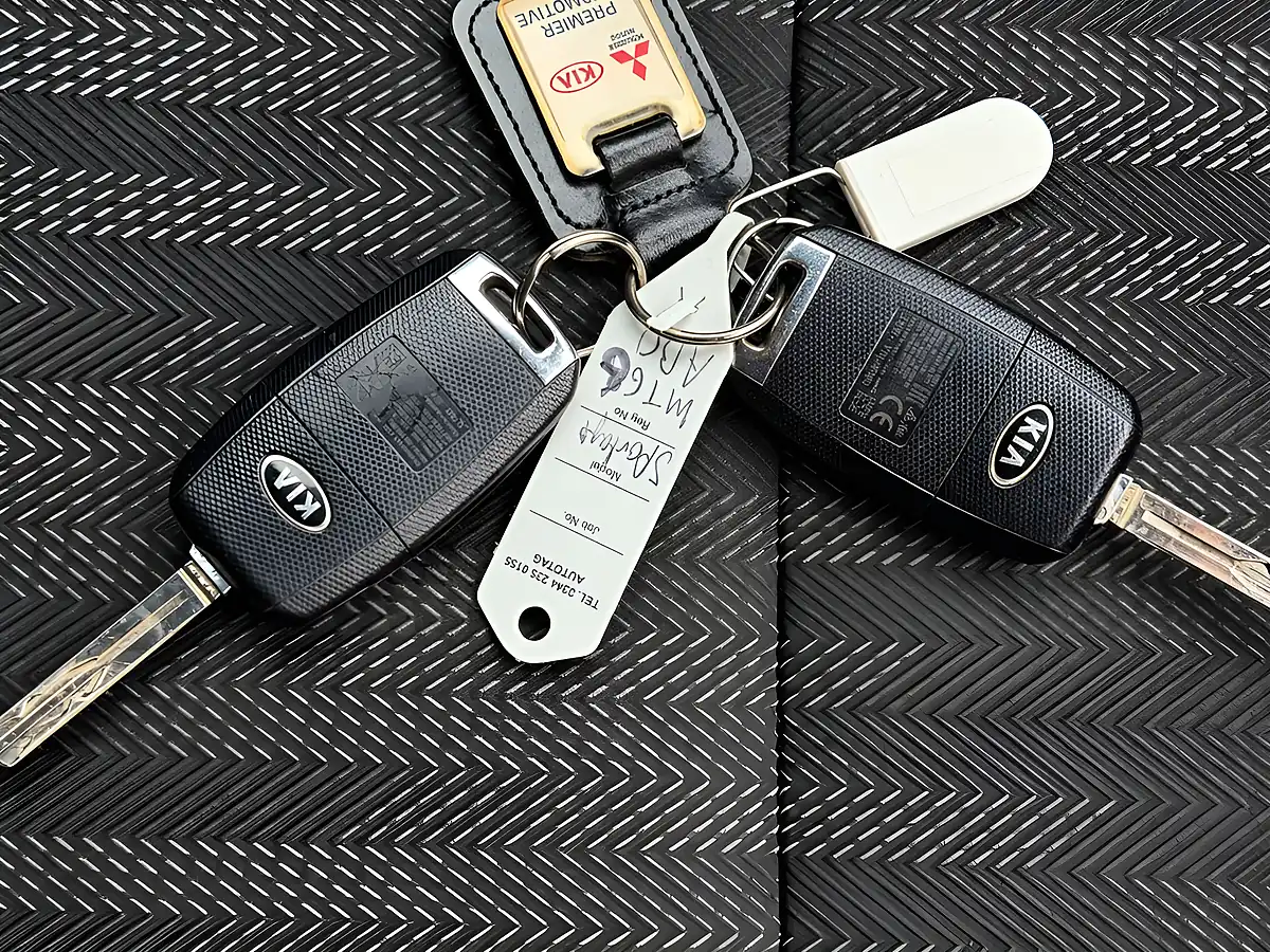 Used 2016 Kia Sportage 1 White - Interior and Exterior details 19