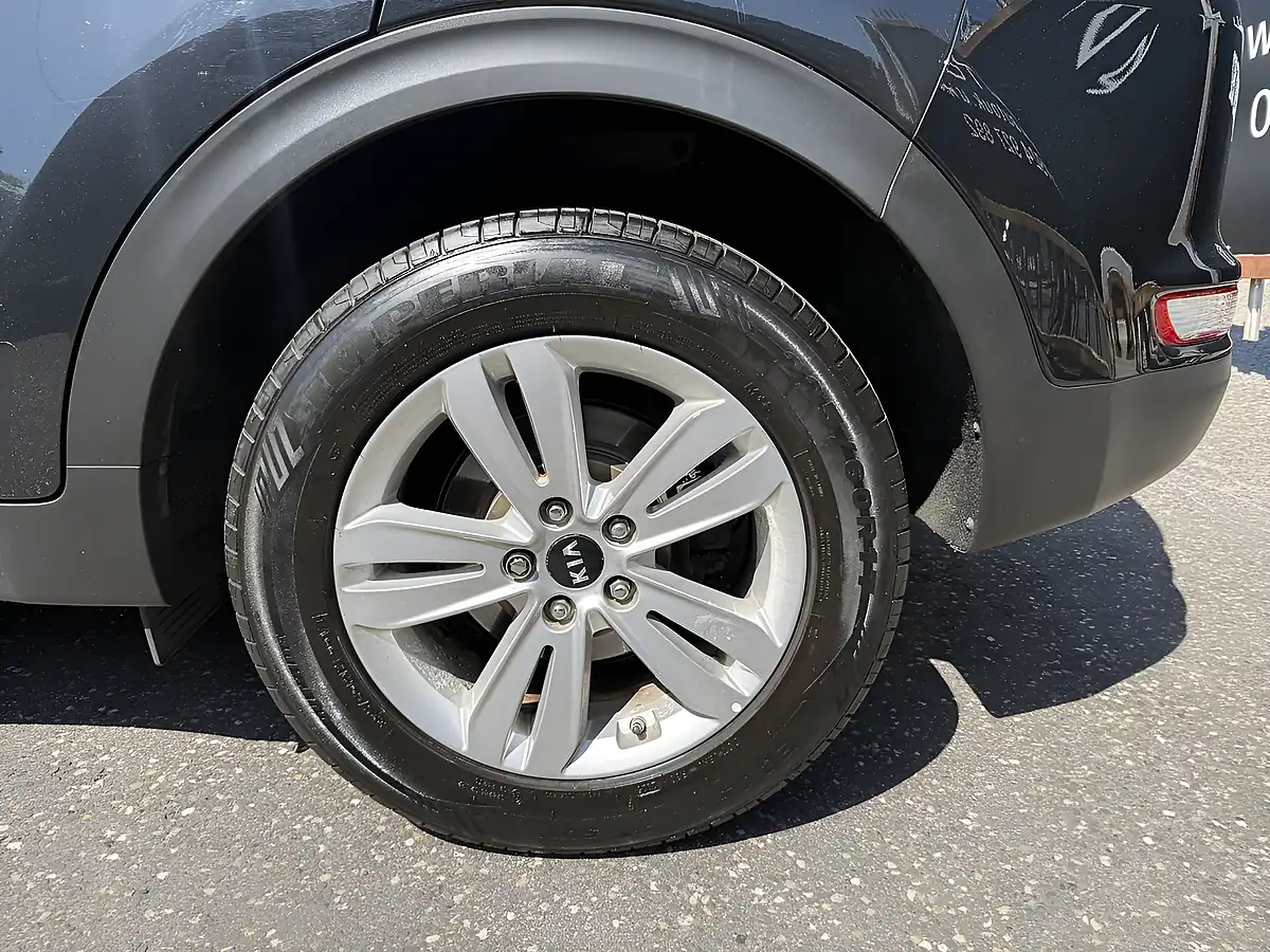 Used 2016 Kia Sportage 2 Black - Interior and Exterior details 8