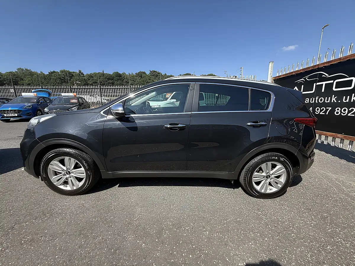 Used 2016 Kia Sportage 2 Black - Interior and Exterior details 9