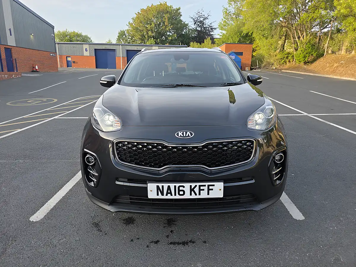 Used 2016 Kia Sportage 2 Black - Front View