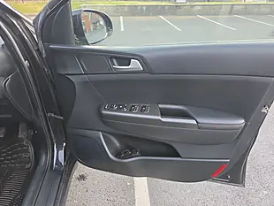 Used 2016 Kia Sportage 2 Black - Interior and Exterior details 18