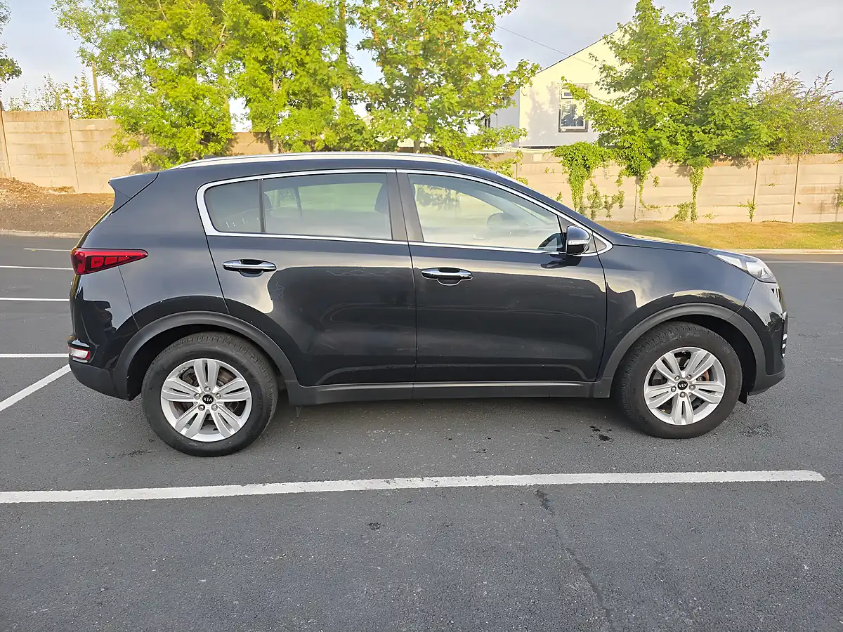 Used 2016 Kia Sportage 2 Black - Interior and Exterior details 5