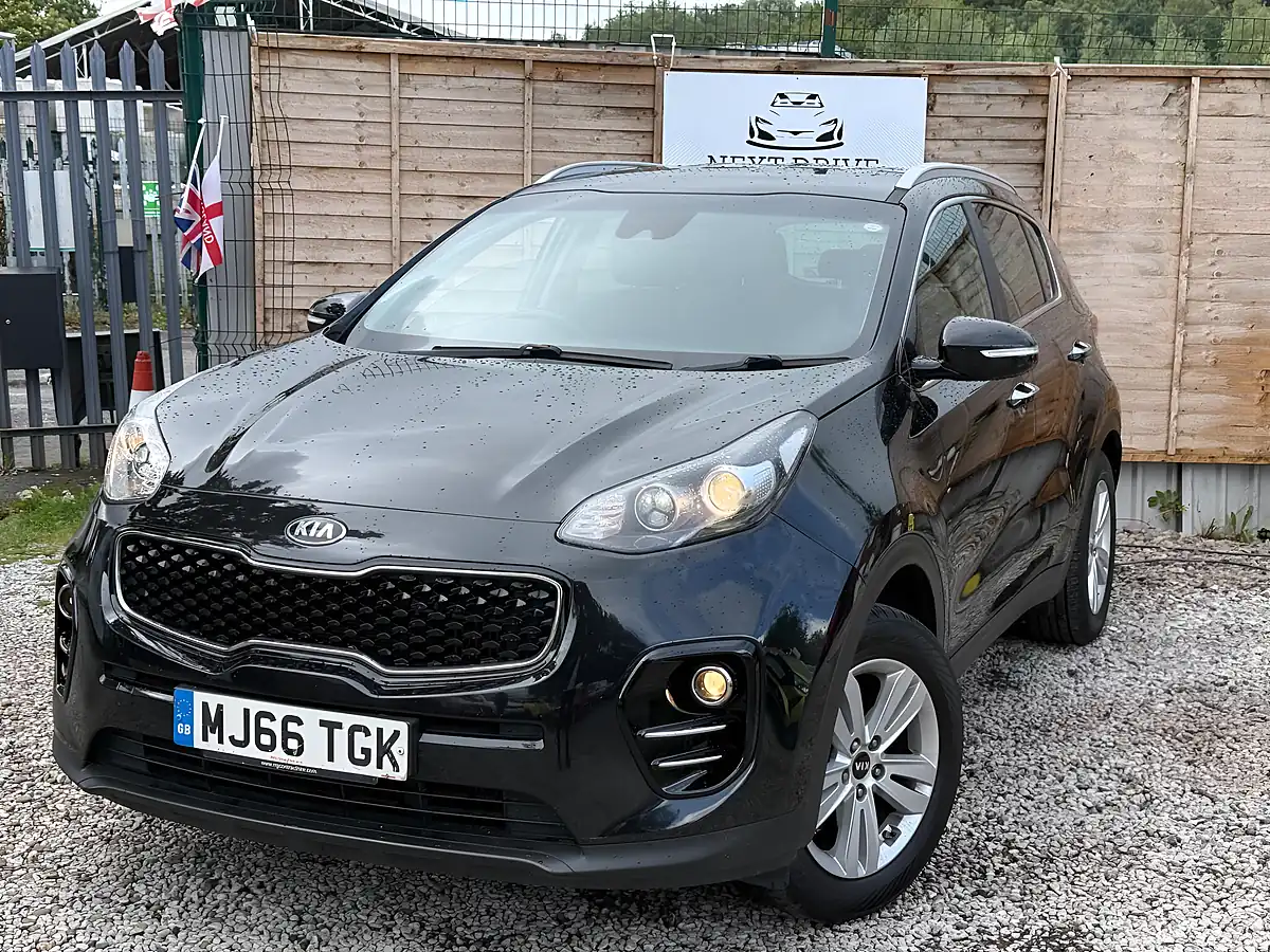 Used 2016 Kia Sportage 2 Black - Front View