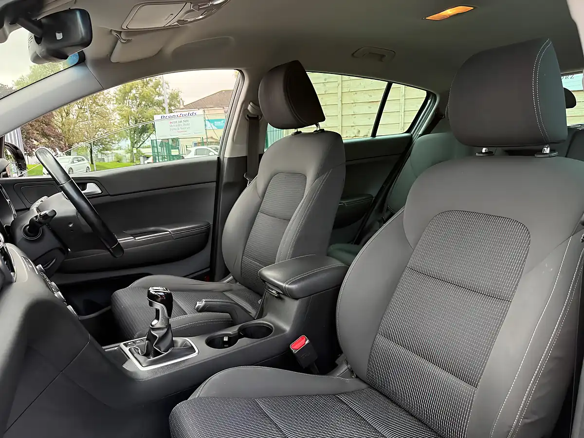 Used 2016 Kia Sportage 2 Black - Interior and Exterior details 17