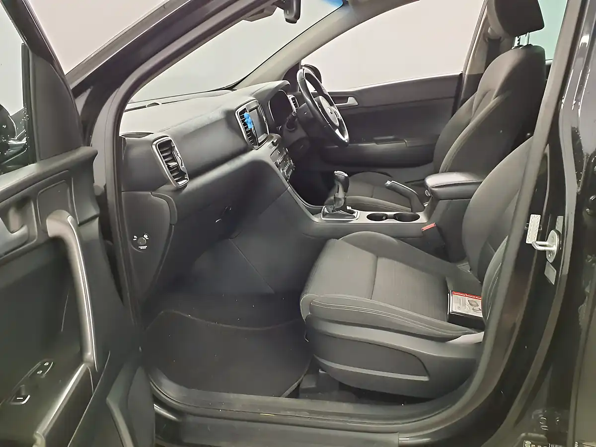Used 2016 Kia Sportage 2 Black - Interior and Exterior details 7