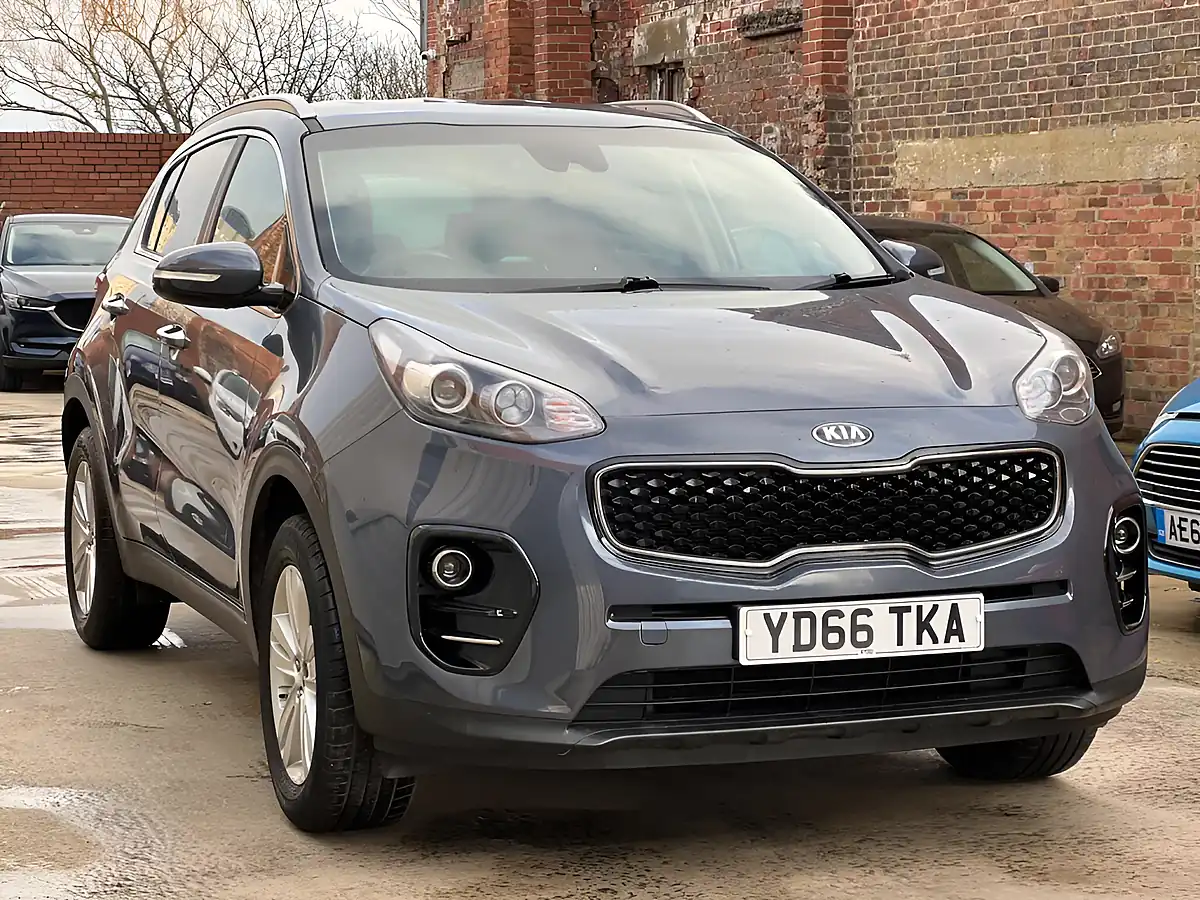 Used 2016 Kia Sportage 2 Blue - Front View