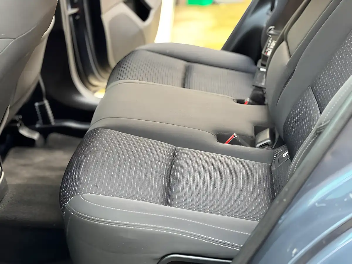 Used 2016 Kia Sportage 2 Blue - Interior and Exterior details 10