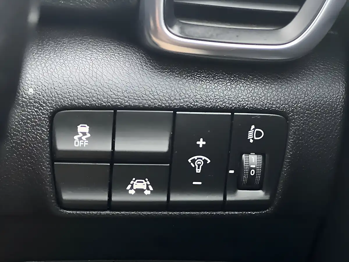 Used 2016 Kia Sportage 2 Blue - Interior and Exterior details 13