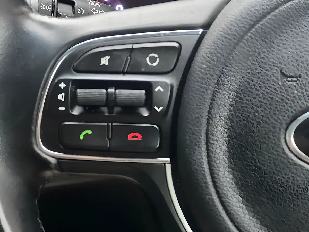 Used 2016 Kia Sportage 2 Blue - Interior and Exterior details 15