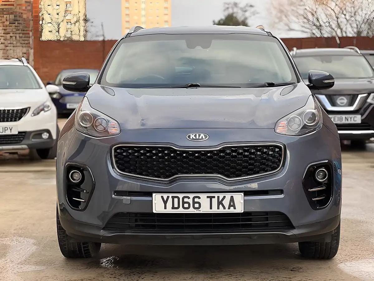 Used 2016 Kia Sportage 2 Blue - Interior and Exterior details 2