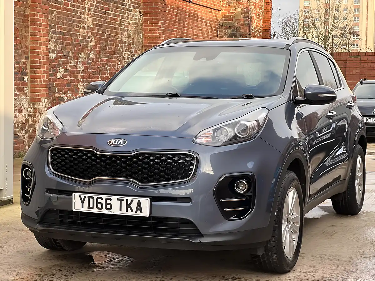 Used 2016 Kia Sportage 2 Blue - Interior and Exterior details 3