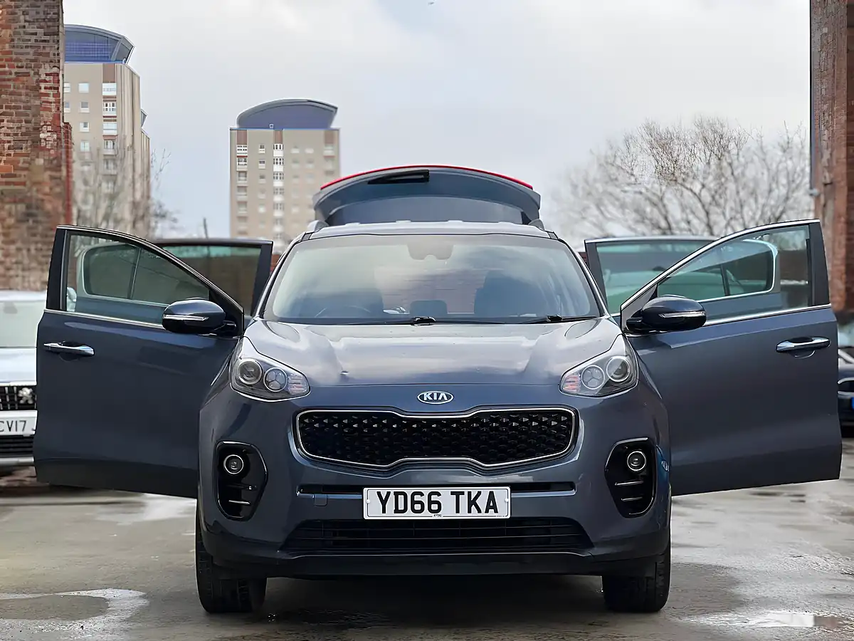 Used 2016 Kia Sportage 2 Blue - Interior and Exterior details 5