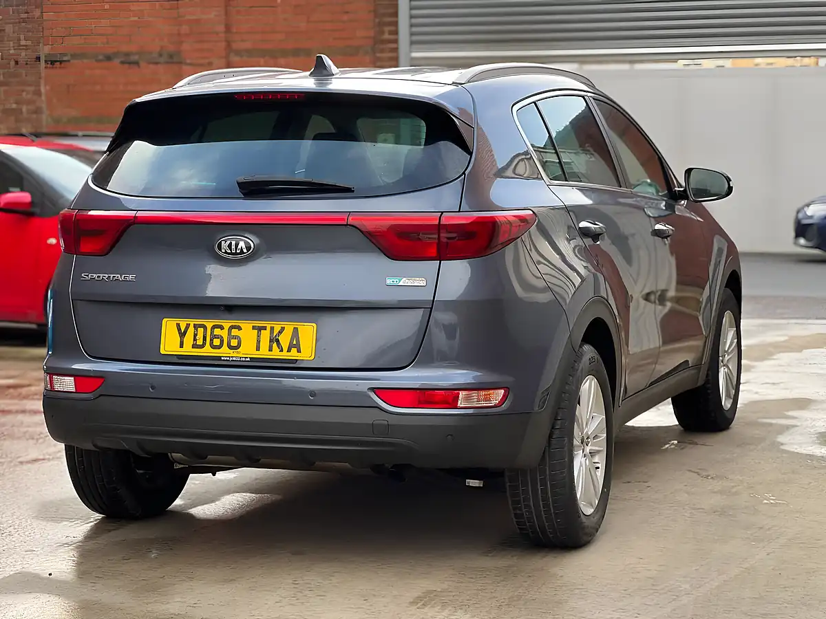 Used 2016 Kia Sportage 2 Blue - Interior and Exterior details 7