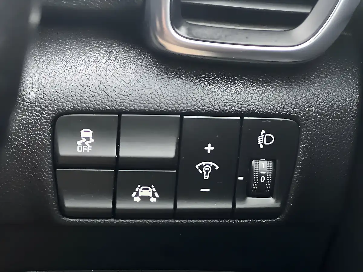 Used 2016 Kia Sportage 2 Blue - Interior and Exterior details 13