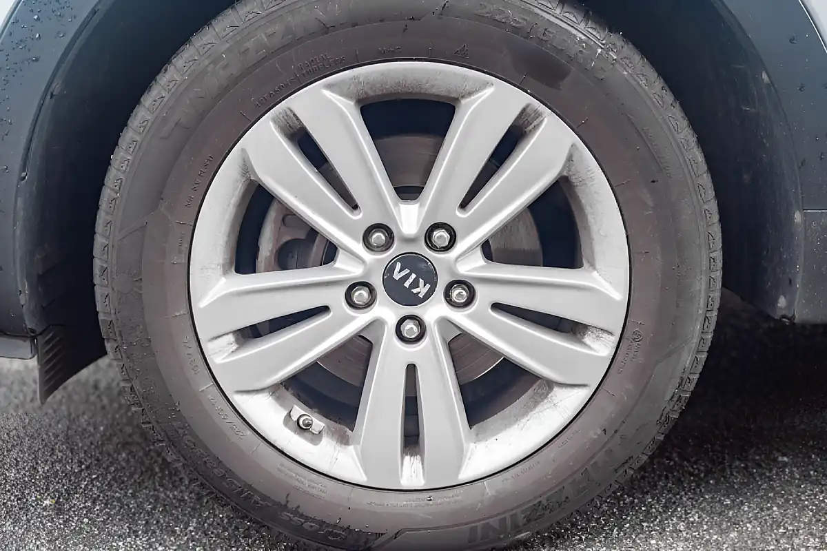 Used 2016 Kia Sportage 2 Euro 6 (s/S) Silver Frost - Interior and Exterior details 11