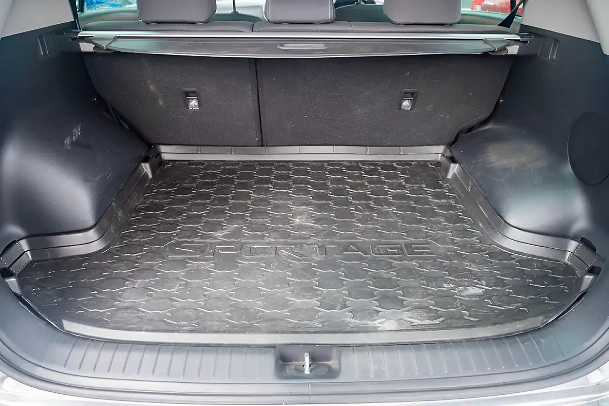 Used 2016 Kia Sportage 2 Euro 6 (s/S) Silver Frost - Interior and Exterior details 14