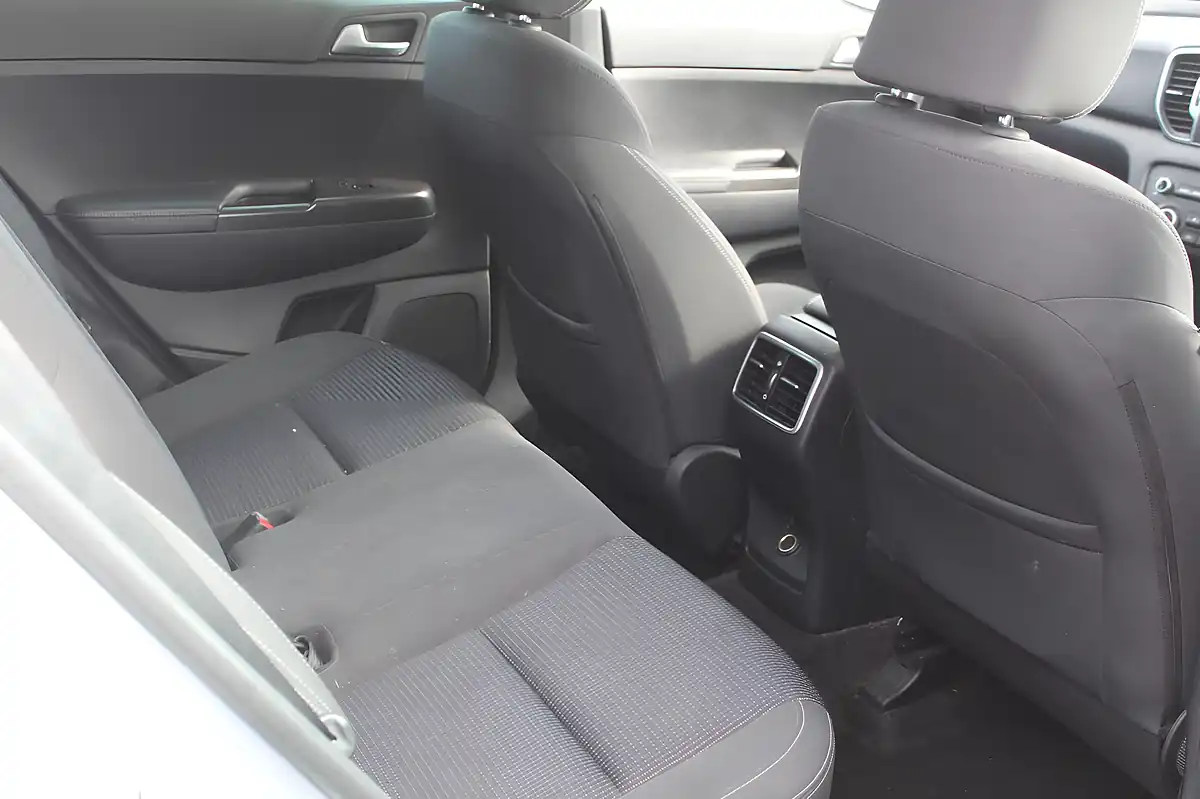 Used 2016 Kia Sportage 2 Silver - Interior and Exterior details 4