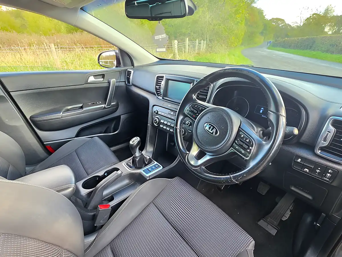 Used 2016 Kia Sportage 2 Silver - Interior and Exterior details 10