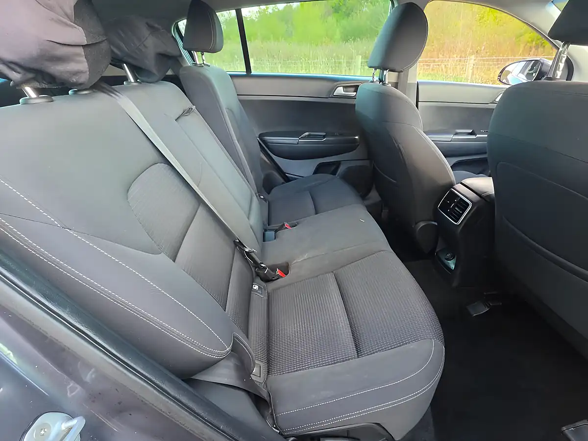 Used 2016 Kia Sportage 2 Silver - Interior and Exterior details 11