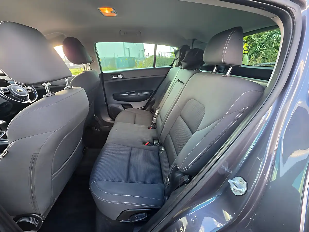Used 2016 Kia Sportage 2 Silver - Interior and Exterior details 12