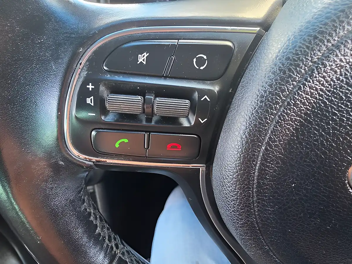 Used 2016 Kia Sportage 2 Silver - Interior and Exterior details 17