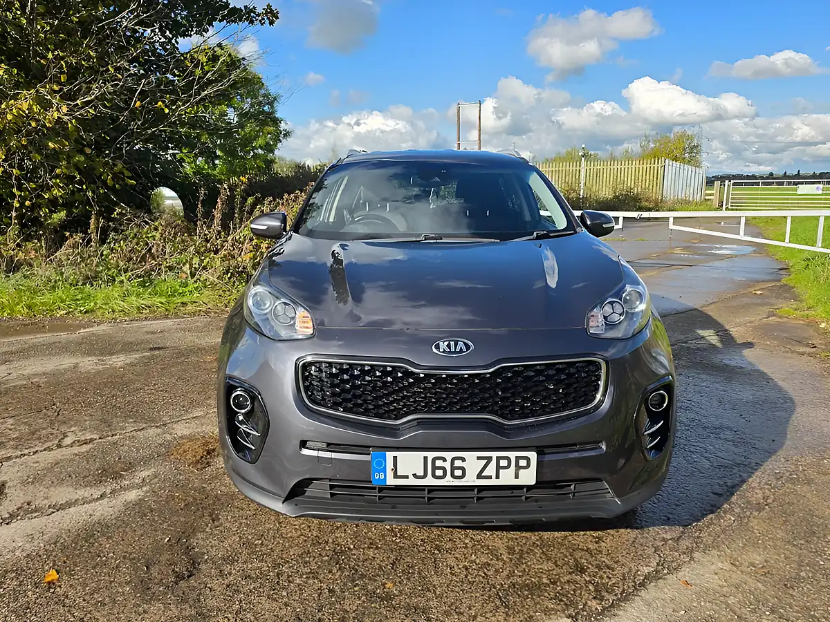 Used 2016 Kia Sportage 2 Silver - Interior and Exterior details 2