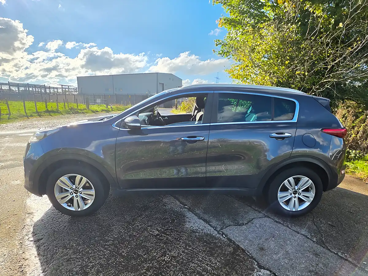 Used 2016 Kia Sportage 2 Silver - Interior and Exterior details 4