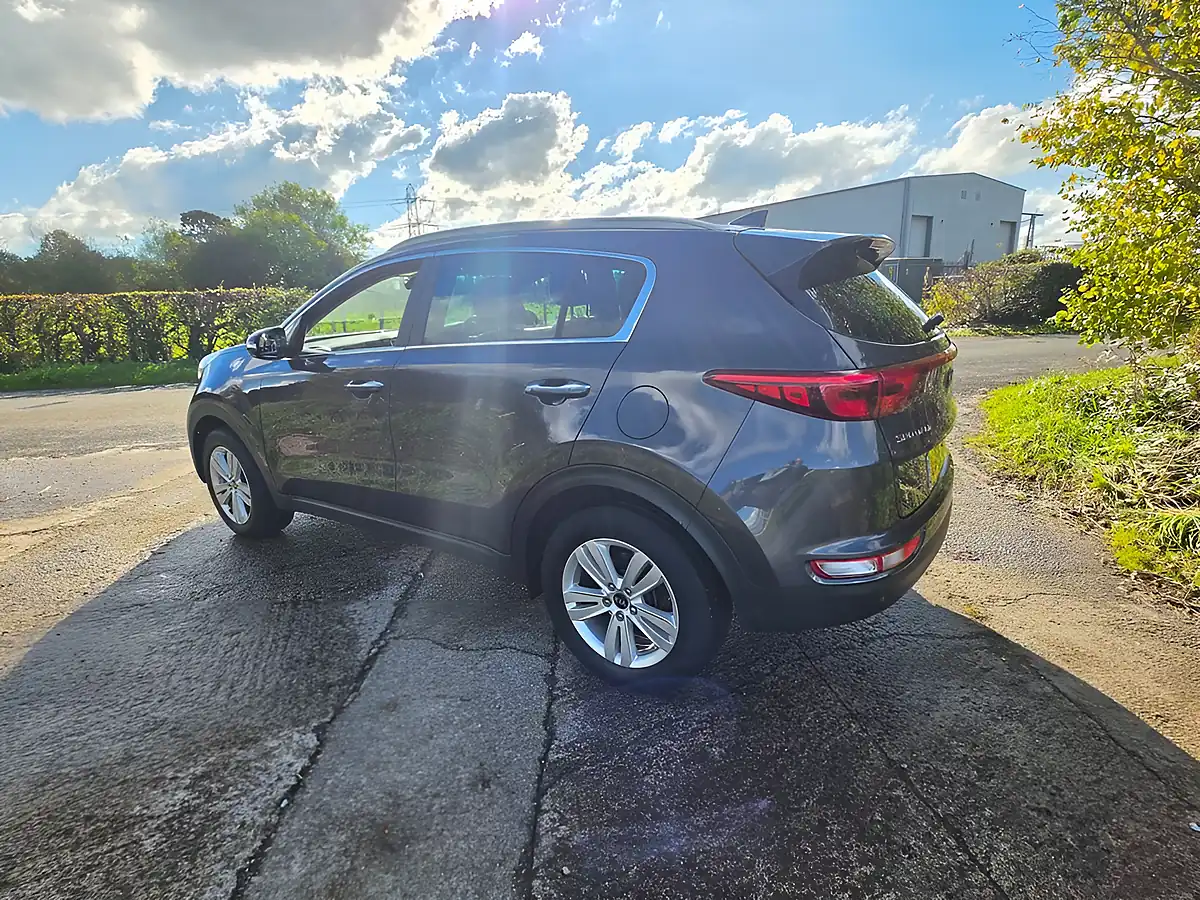 Used 2016 Kia Sportage 2 Silver - Interior and Exterior details 5