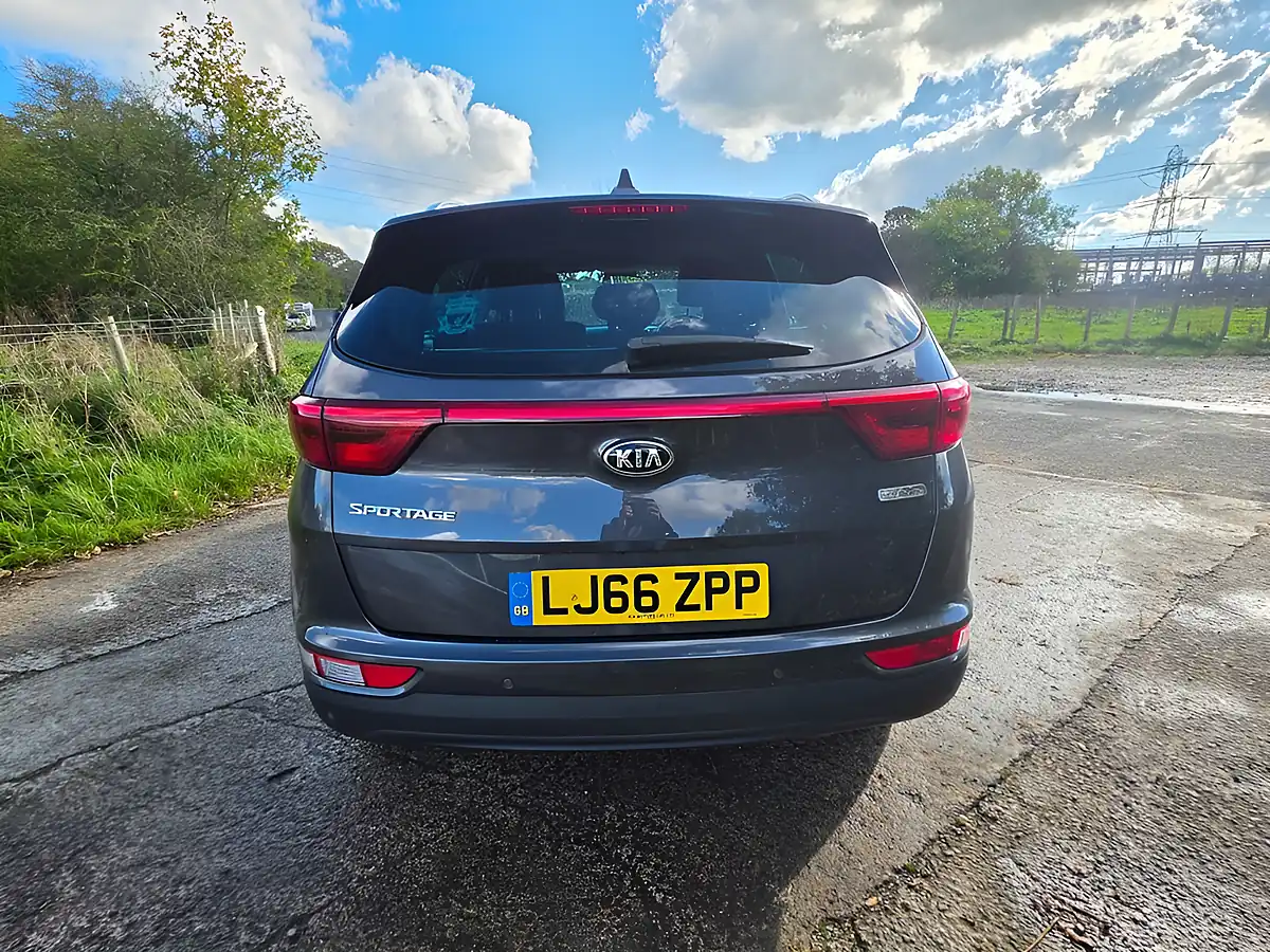 Used 2016 Kia Sportage 2 Silver - Interior and Exterior details 6
