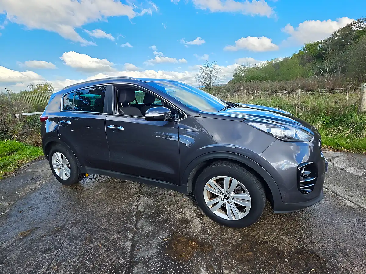 Used 2016 Kia Sportage 2 Silver - Interior and Exterior details 9