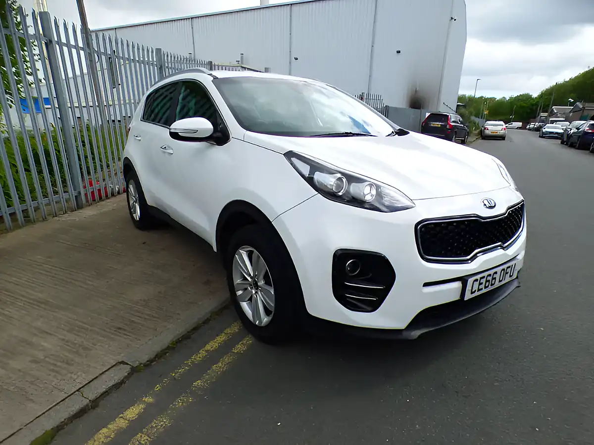 Used 2016 Kia Sportage 2 White - Front View