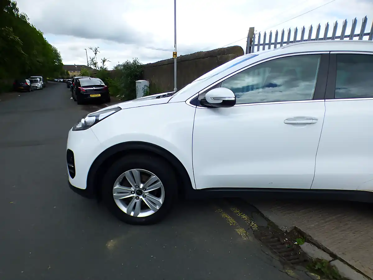 Used 2016 Kia Sportage 2 White - Interior and Exterior details 12