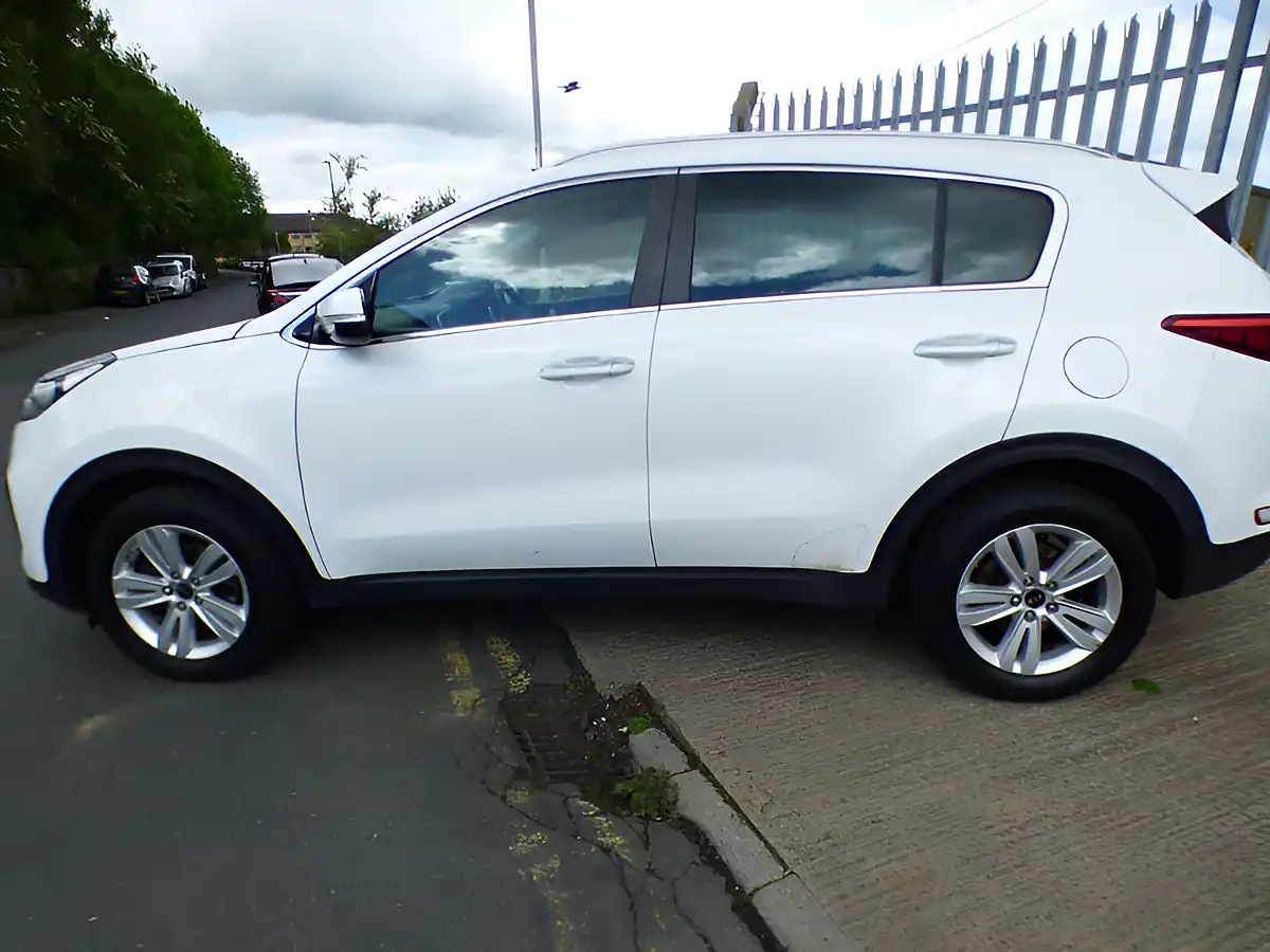 Used 2016 Kia Sportage 2 White - Interior and Exterior details 16