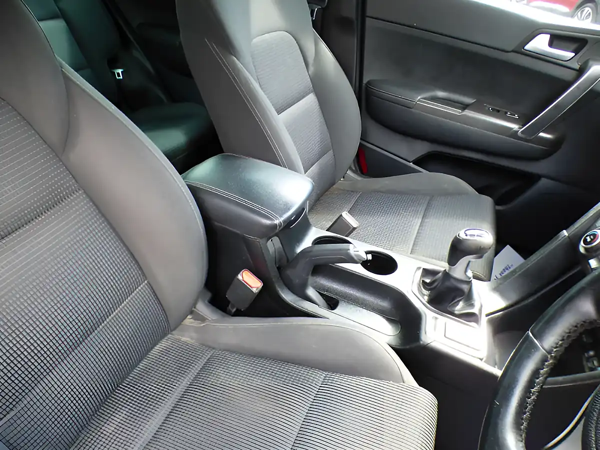 Used 2016 Kia Sportage 2 White - Interior and Exterior details 7