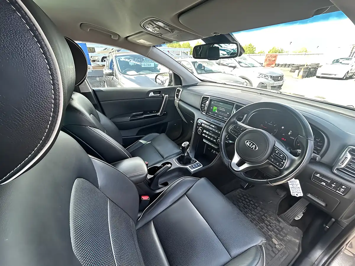 Used 2016 Kia Sportage 3 Black - Interior and Exterior details 2