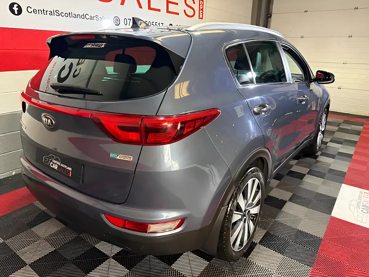 Used 2016 Kia Sportage 3 Blue - Interior and Exterior details 13