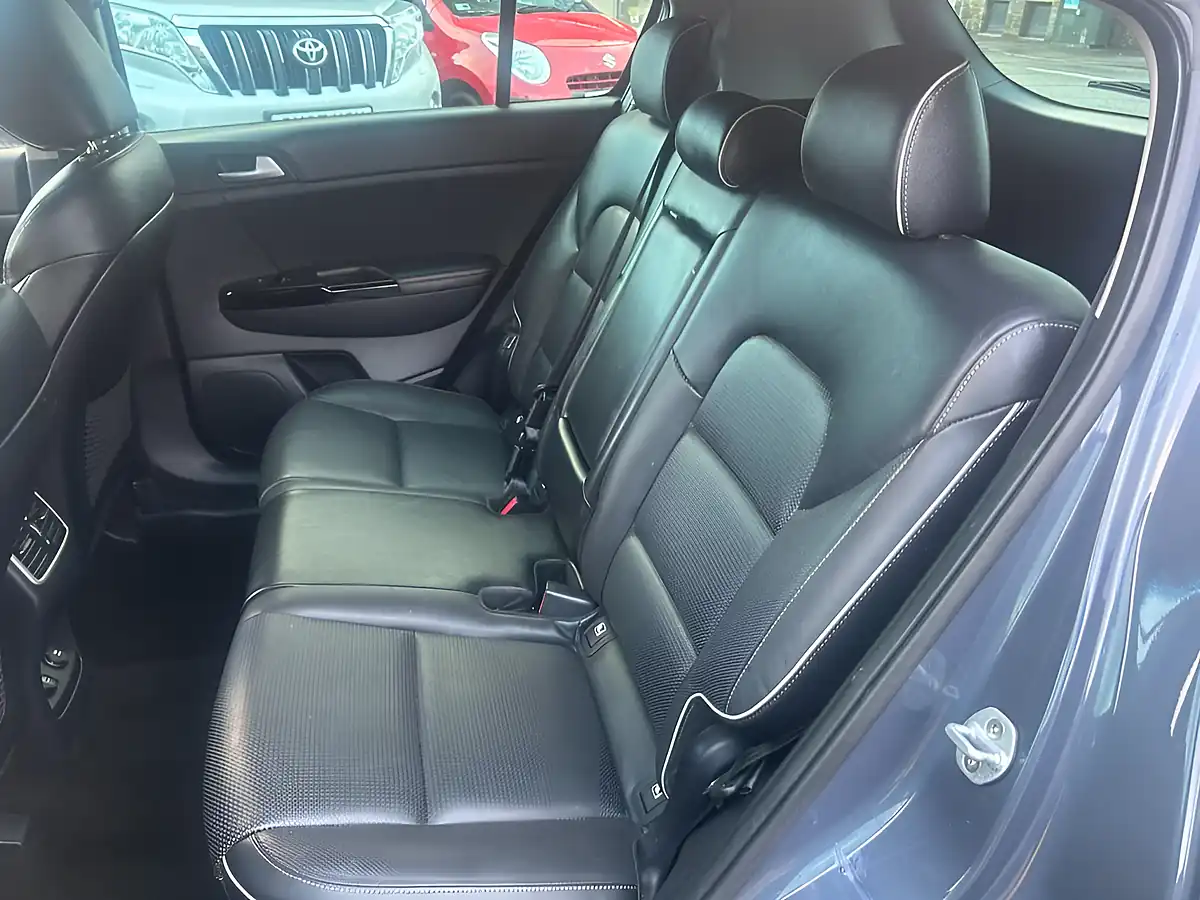 Used 2016 Kia Sportage 3 Blue - Interior and Exterior details 11