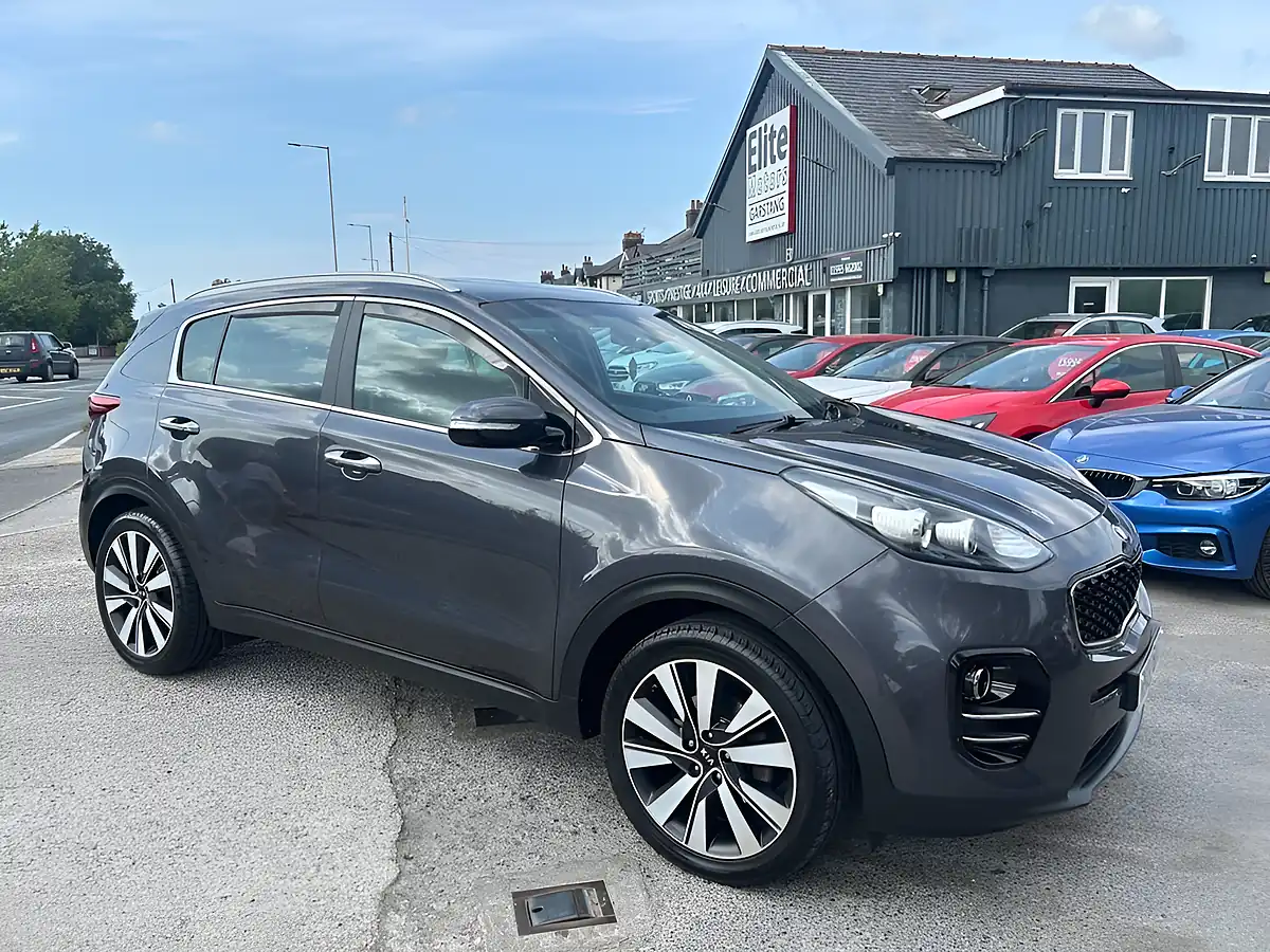 Used 2016 Kia Sportage 3 Silver - Front View