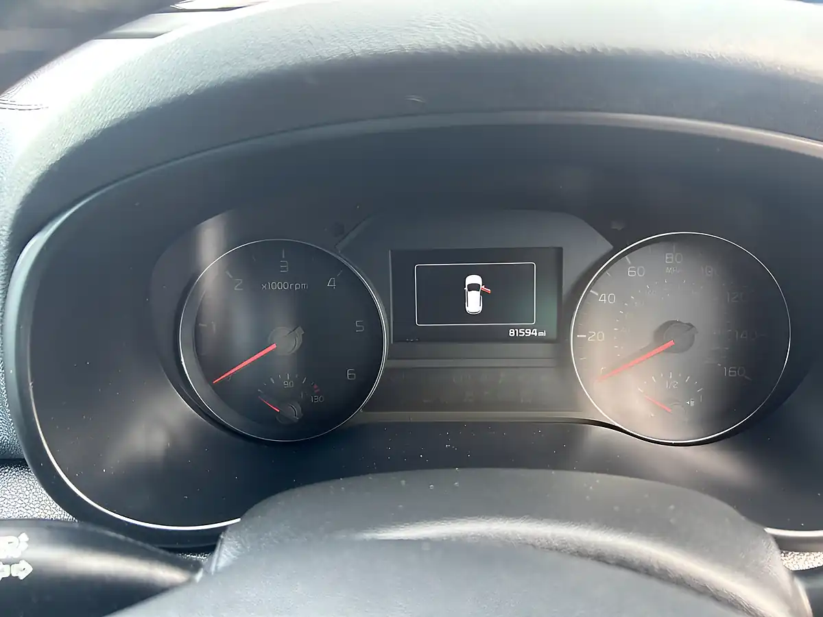 Used 2016 Kia Sportage 3 Silver - Interior and Exterior details 13