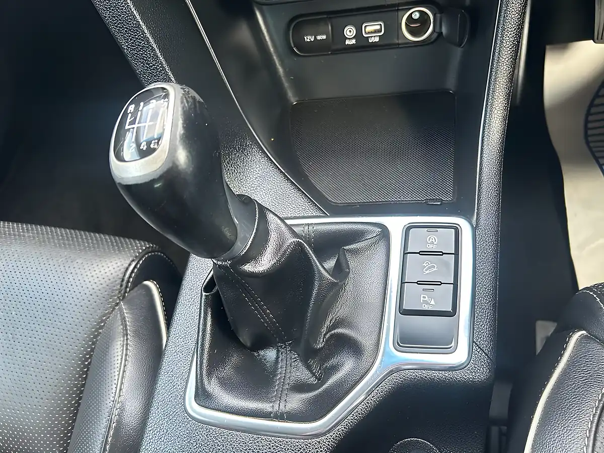 Used 2016 Kia Sportage 3 Silver - Interior and Exterior details 16