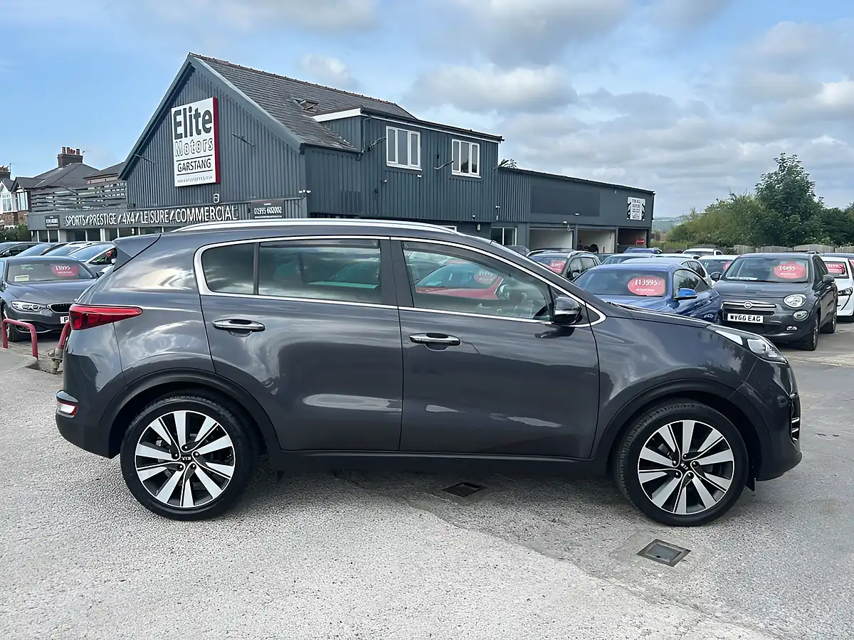 Used 2016 Kia Sportage 3 Silver - Interior and Exterior details 2