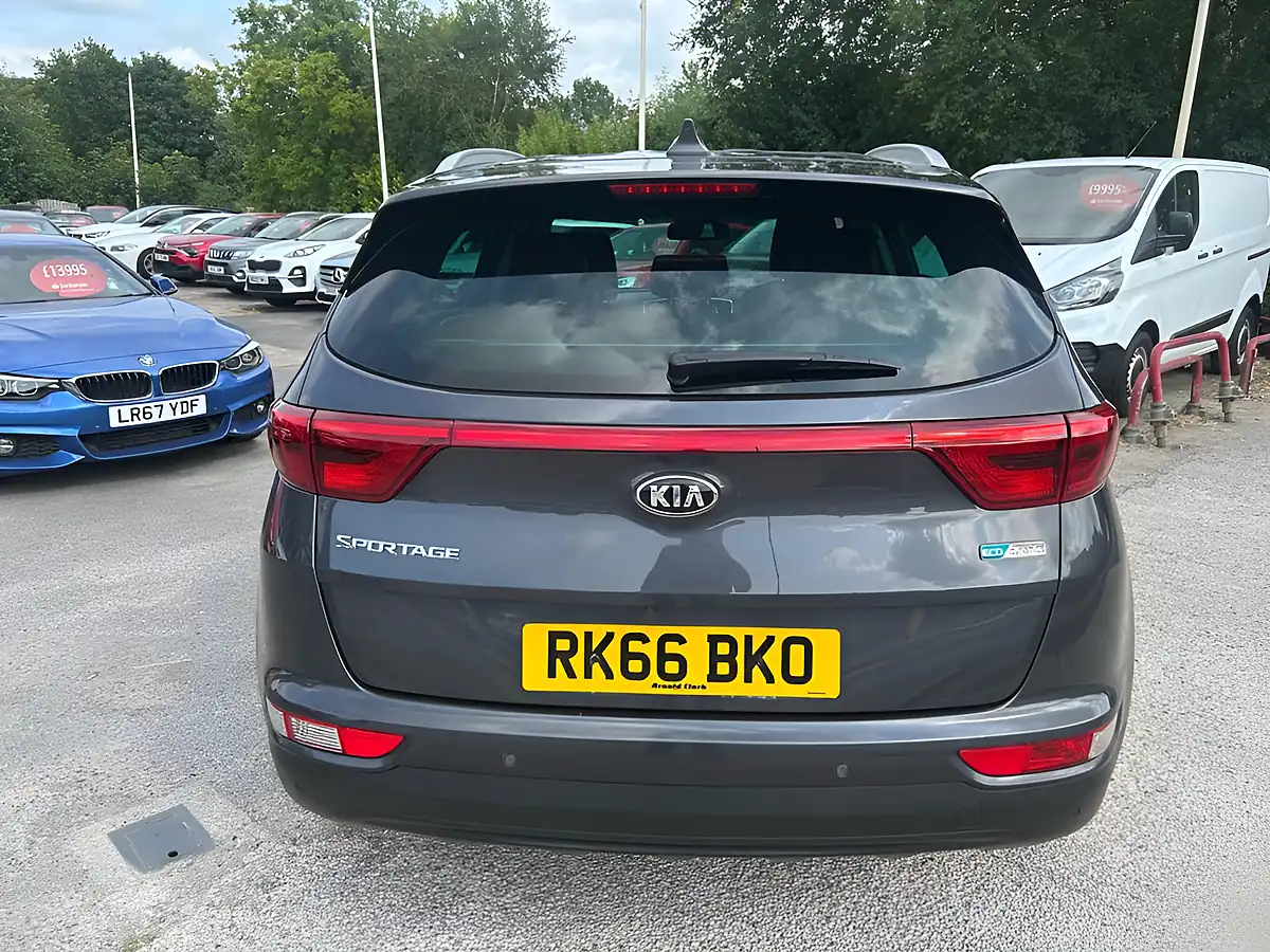 Used 2016 Kia Sportage 3 Silver - Interior and Exterior details 4