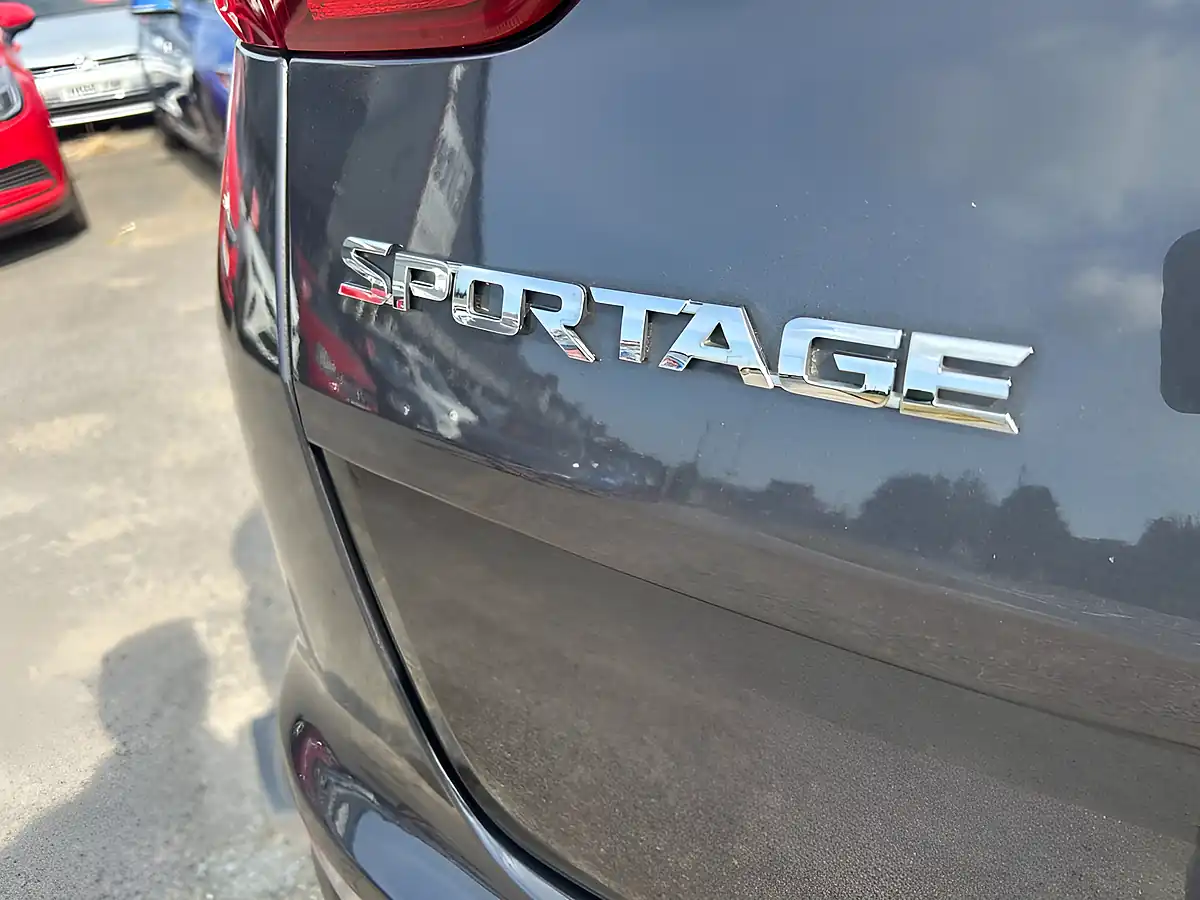Used 2016 Kia Sportage 3 Silver - Interior and Exterior details 8