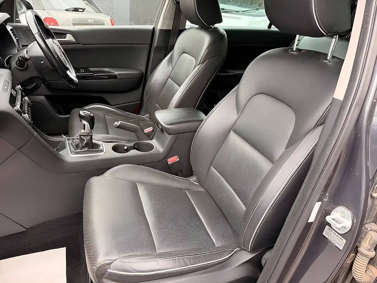 Used 2016 Kia Sportage 3 Silver - Interior and Exterior details 14